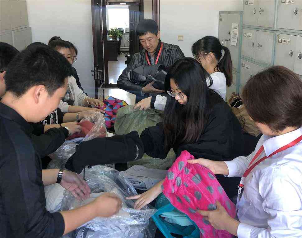 彝族恋爱俗与文化：深入了解彝族如何表达爱意及情感交流方式