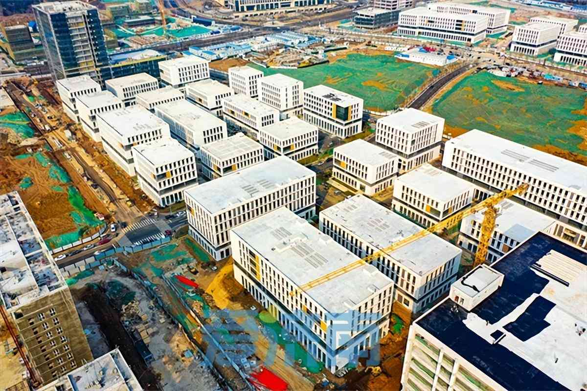 搭建AI服务器：开源集群教程、必备设备与碳化硅选择及自学搭建指南