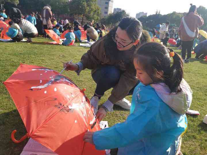 孩子们的绘画之旅：幼儿画笔描绘幼儿园世界的奇妙色彩与想象文案