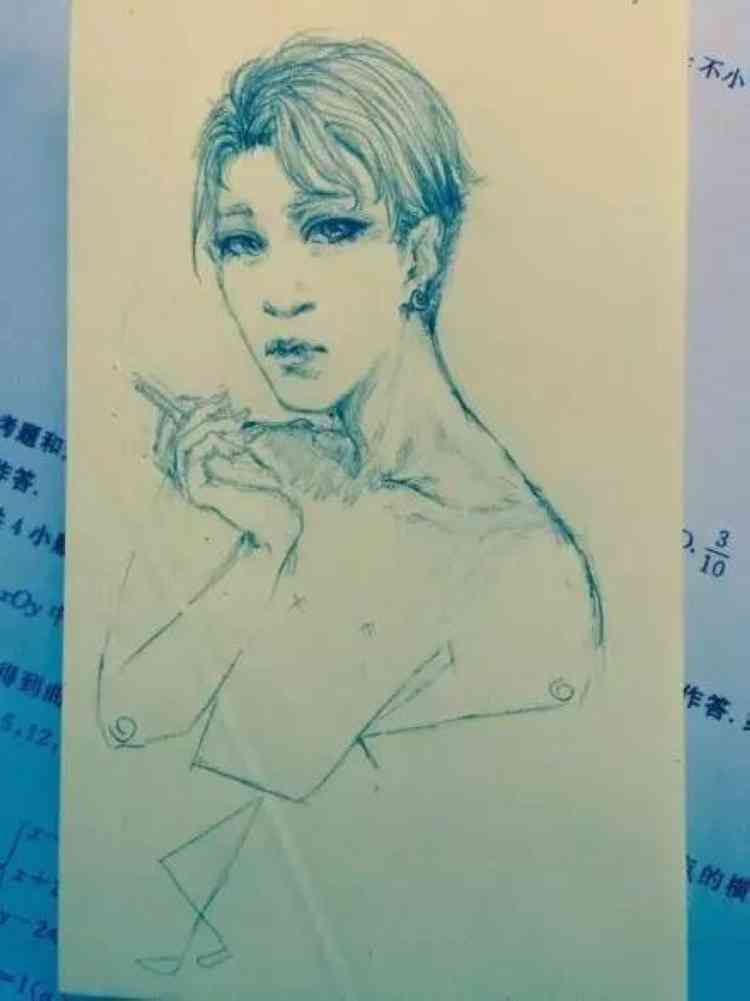 为女朋友倾心画画，共享甜蜜艺术时光