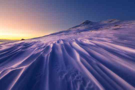 冬日银装素裹世界，怎么用写真文案捕捉这片雪景的暖？