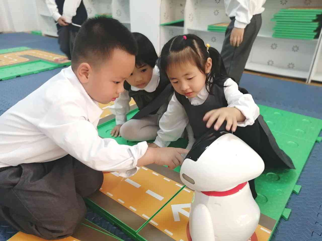 探秘幼教新领域：幼儿园AI机器人编程课程解析