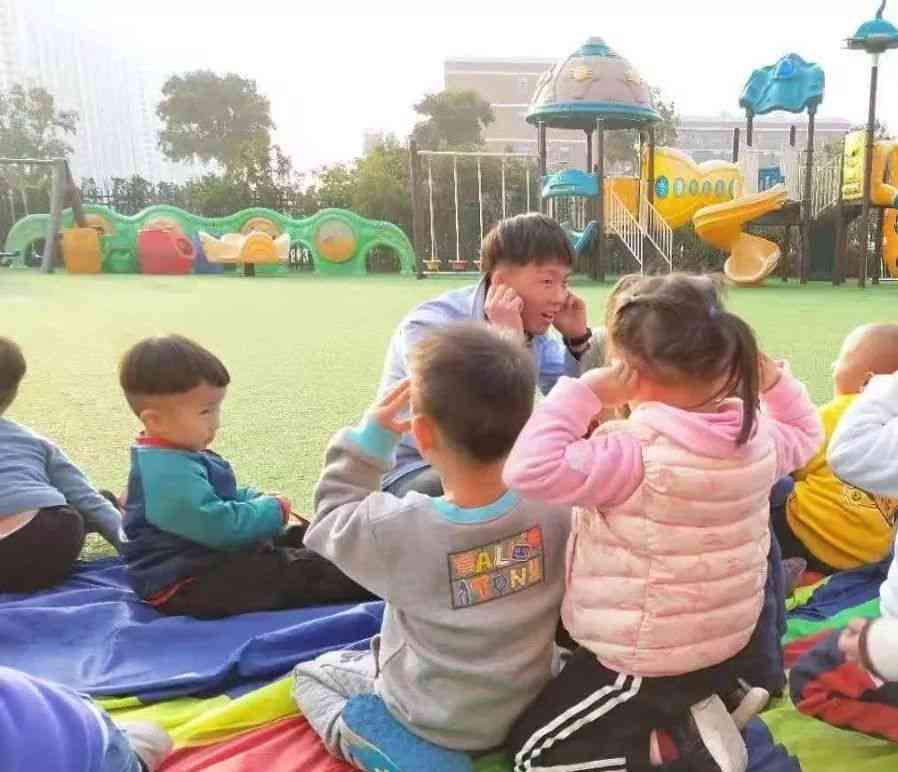 幼儿园小小班：培养爱与关怀的美好起点