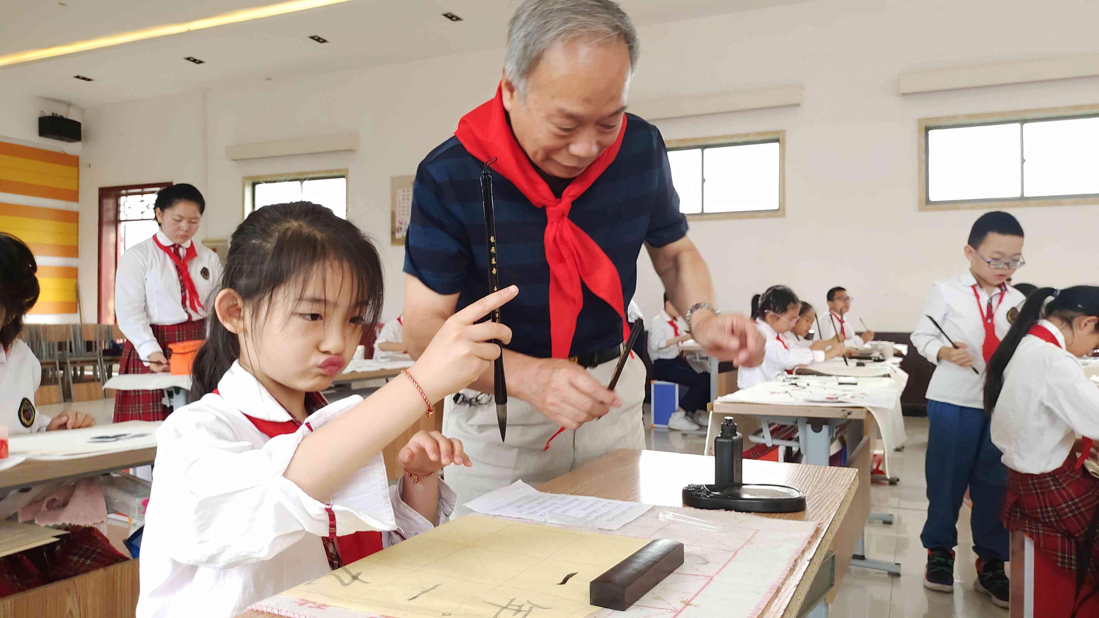 '实验报告撰写标准：探讨适用的字体选择与规范'