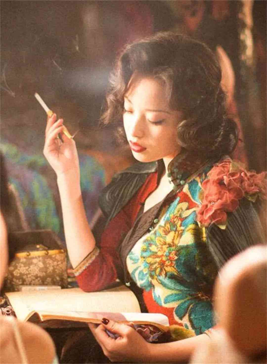 运用AI技术打造惊艳变脸美女：撰写吸睛文案新策略