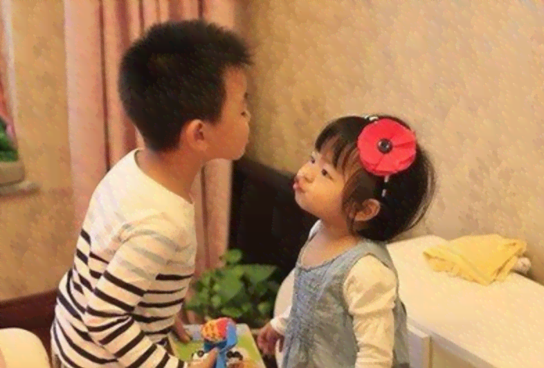 和儿子合拍ai儿子变成了女孩文案