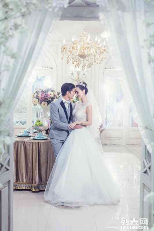 创意搞怪婚纱照拍摄：独特风格文案攻略与灵感集锦