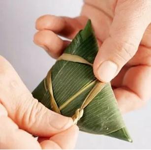 粽香四溢：手把手教你绘制端午佳节画粽子教程