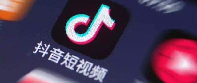 抖音创作助手：全方位AI配音与编辑技巧