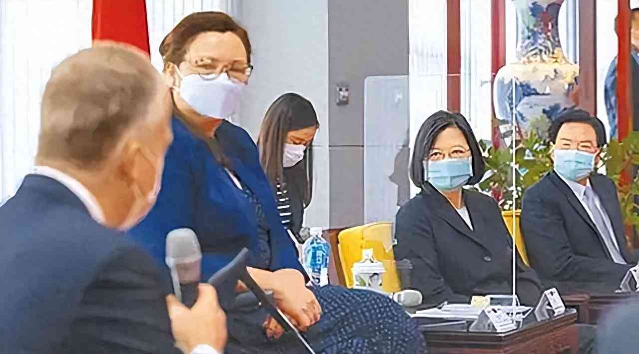 如何打开并使用AI文案改写工具