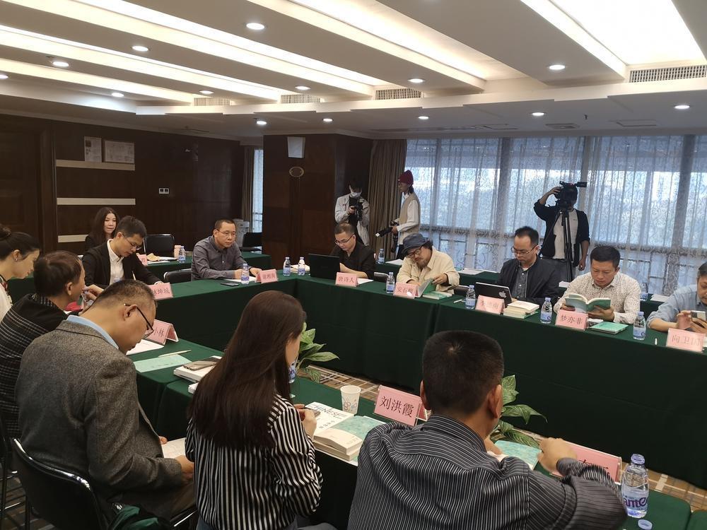 高效办公：探索最适合打工人使用的AI写作软件