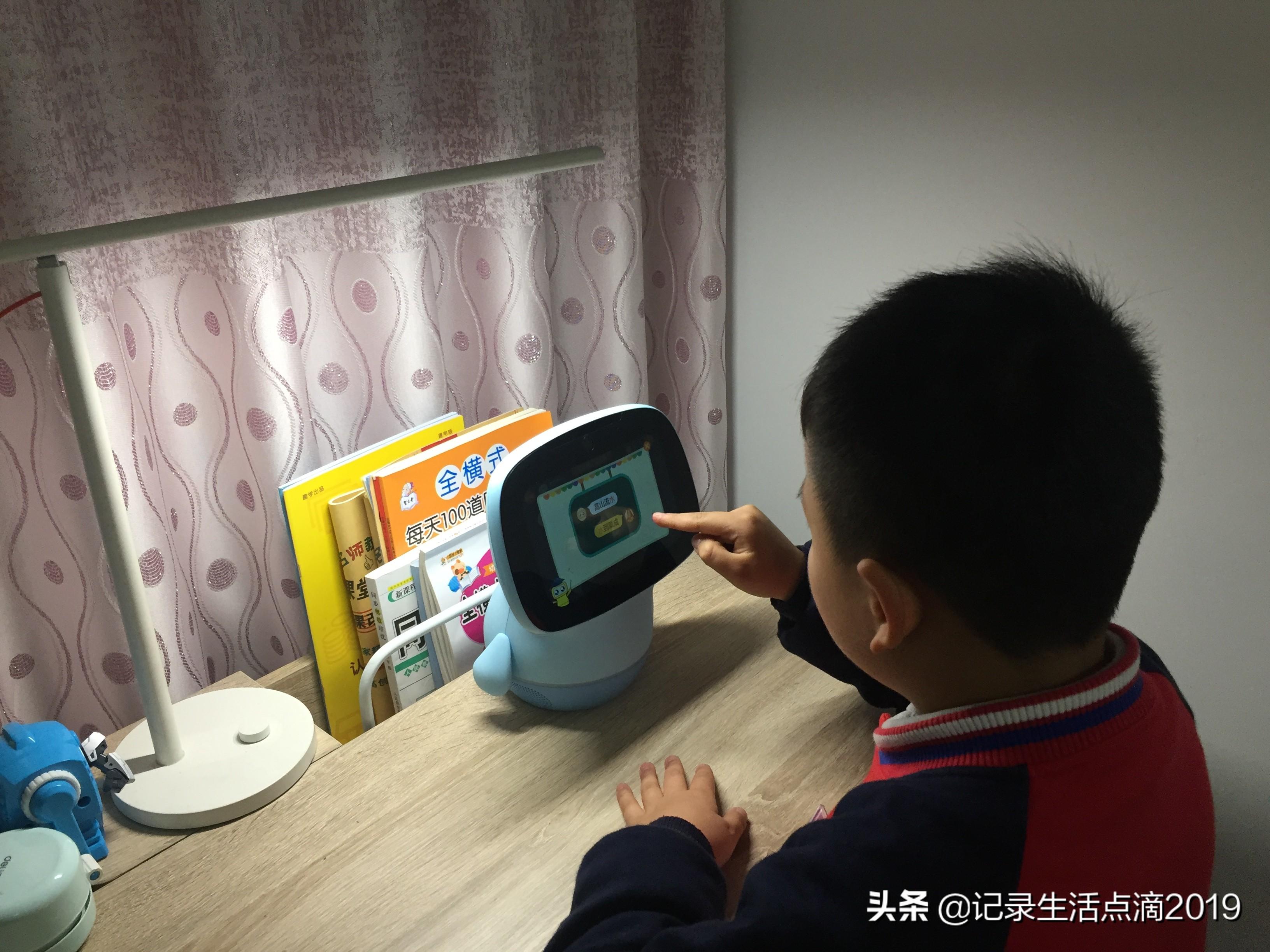 AI如何撰写娱乐新闻稿件