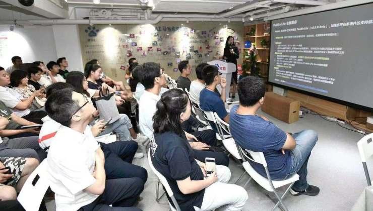 全面解析AI课程实践：项目案例、挑战与解决方案报告