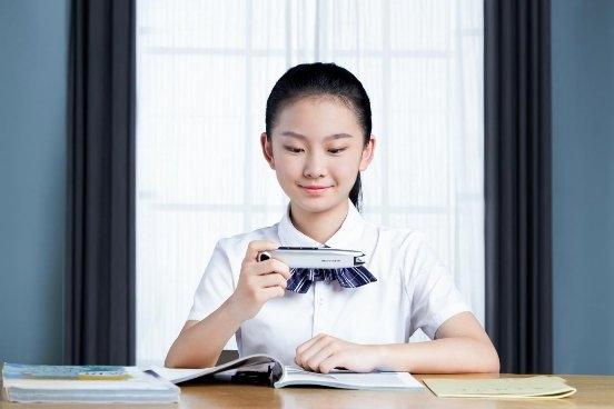 AI创意写作平台：在线作文生成神器