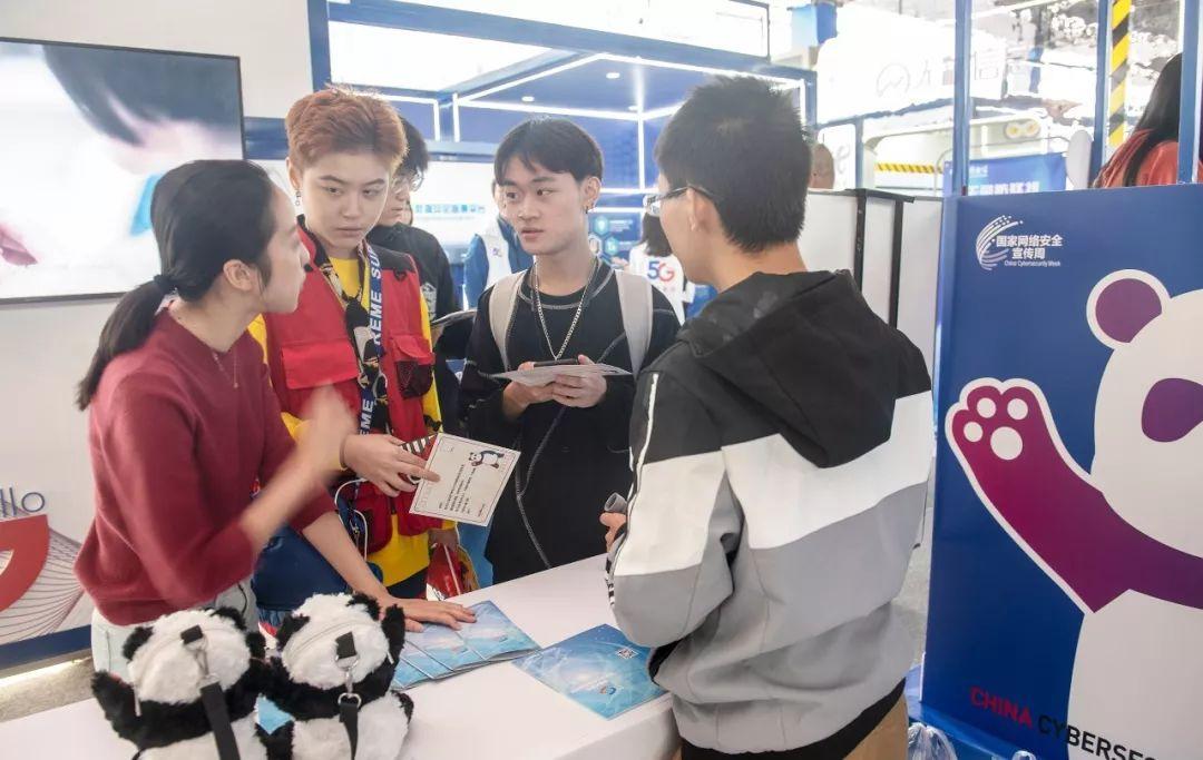 AI趣味换脸，搞笑文案等你来发现