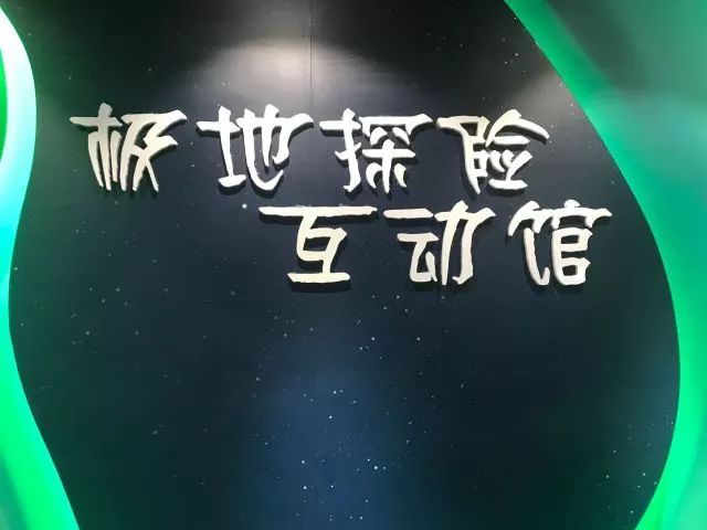 穿梭时光隧道：AI打造复古潮流朋友圈文案