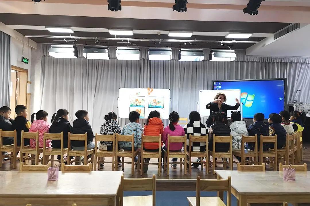 幼儿园中班课程介绍：活动范例与简短内容范文