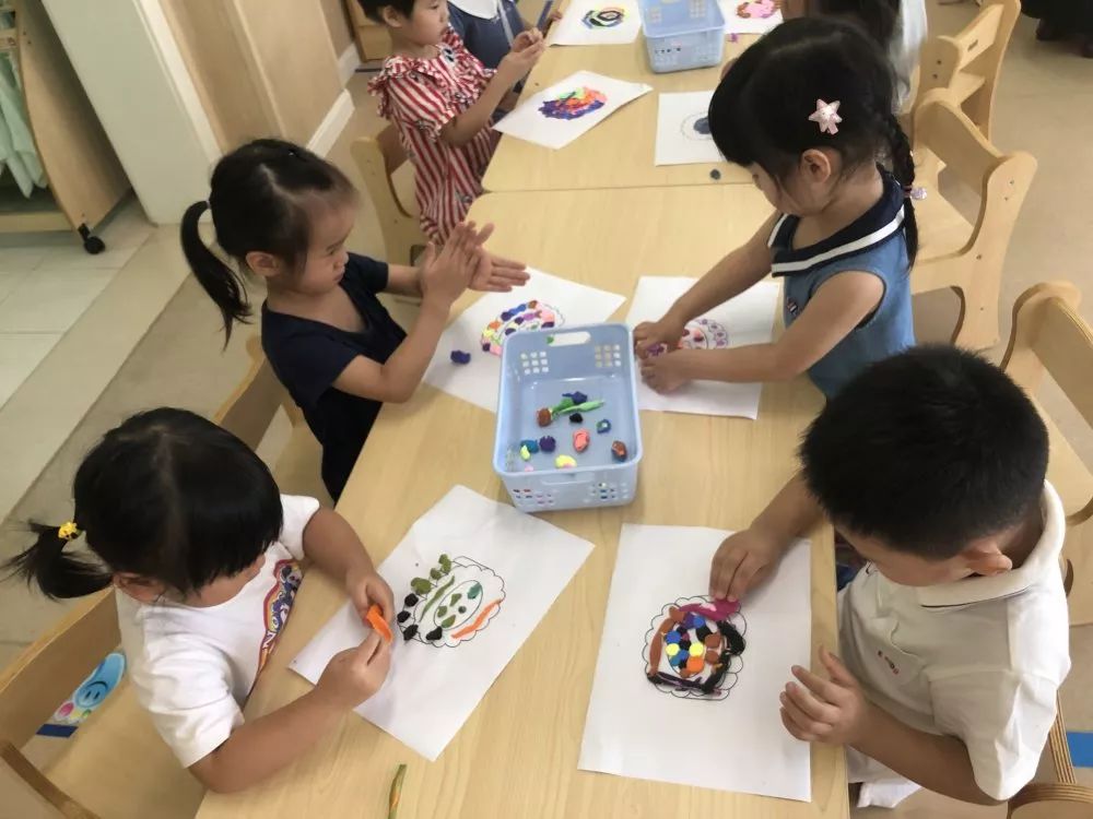 幼儿园萌娃与AI科技的趣味碰撞——探索未来教育新篇章