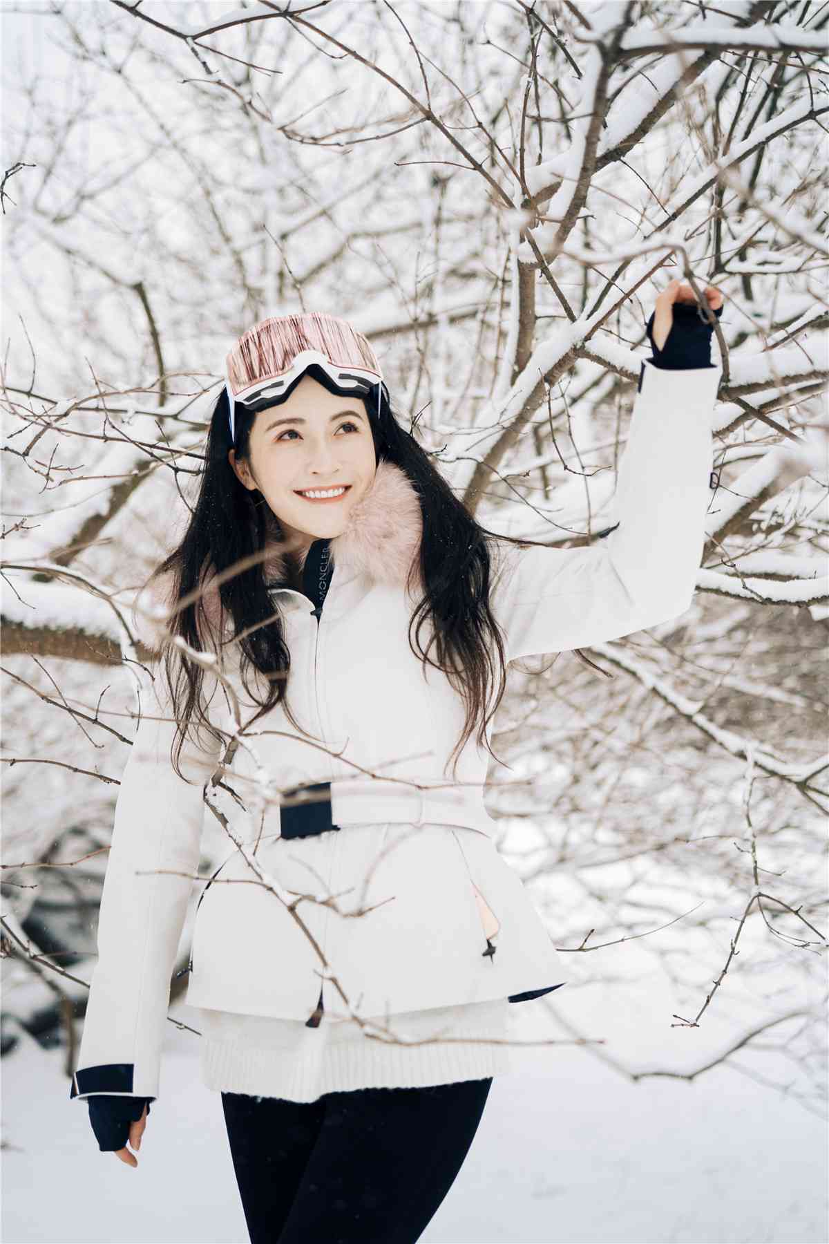 初雪胶片ai写真文案