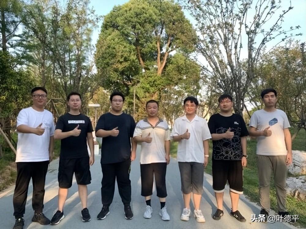 论文AI智能写作软件哪个好：比较不同人工智能写论文软件的优劣与适用性